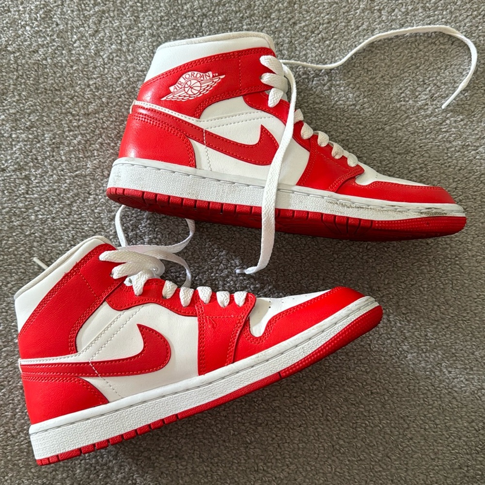Air Jordan 1 Mid